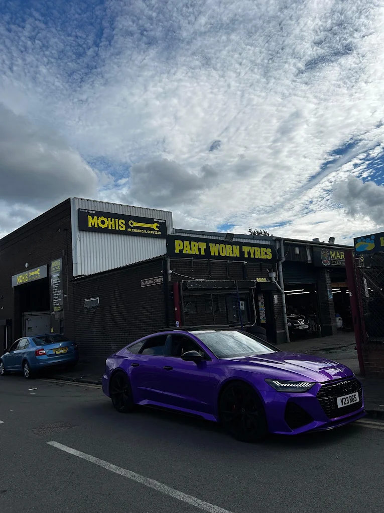 Portrait view of the Marlow's Street Car Wash shop front